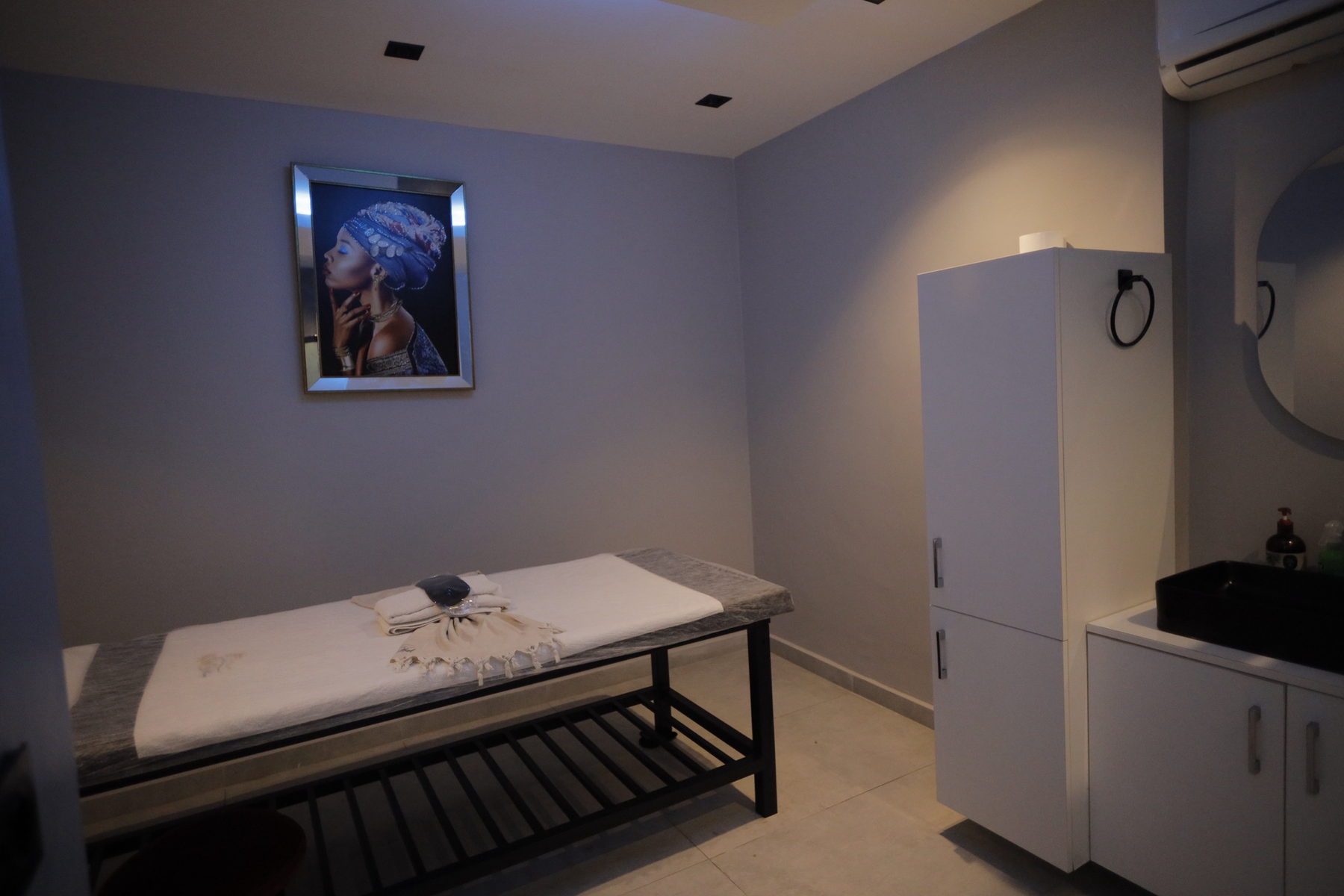 Kim's Spa tek kişilik bakım ve masaj odası